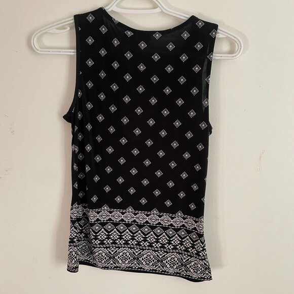 Contenta Black & White Keyhole Tank Top - Picture 7 of 9
